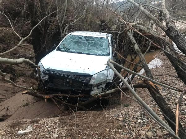 Dicle Nehri'nin Yükselmesiyle Suda Kaybolan Kamyonet Bulundu