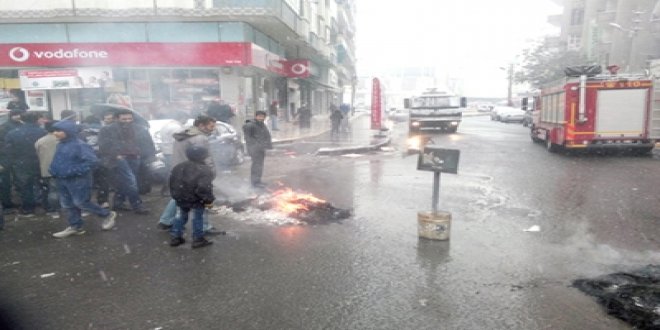 Diyarbakır sokaklarında elektrik eylemleri