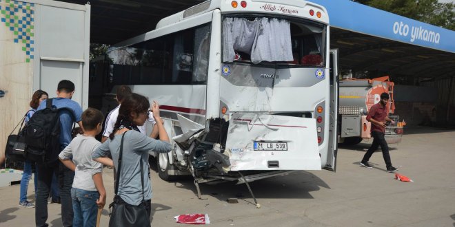Diyarbakırç™da feci kaza: 1 ölü, 7 yaralı