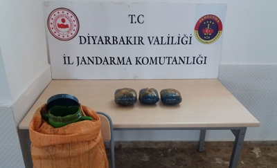 Diyarbakır'da Pekmez bidonunda esrar ele geçirildi