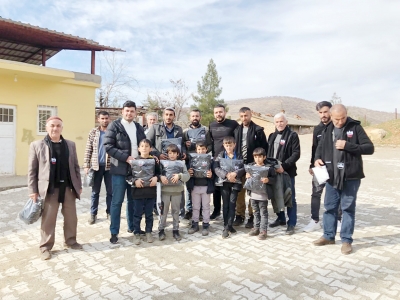 DİYARBAKIR’IN EN ESKİ SEMT SPOR KULÜBÜNE SPOR MALZEMESİ DESTEĞİ  