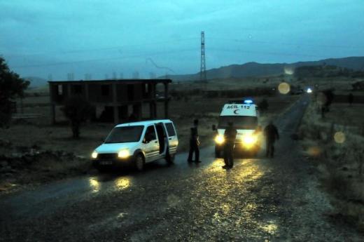 Otomobilden indirip kurşuna dizdi: 5 ölü
