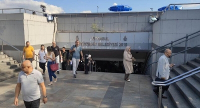 Eminönü alt geçitte temizlik tamamlandı, esnaf dükkan açtı