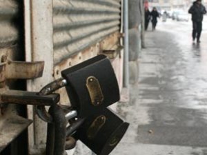 Ergani'de kepenkler açılmadı