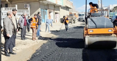 Ergani-Çermik karayolunun bozuk yolları yapılıyor