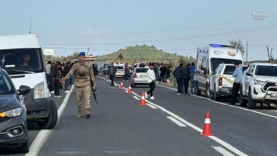 Ergani - Dicle Karayolu arasında trafik kazası: Aileler oraya akın etti