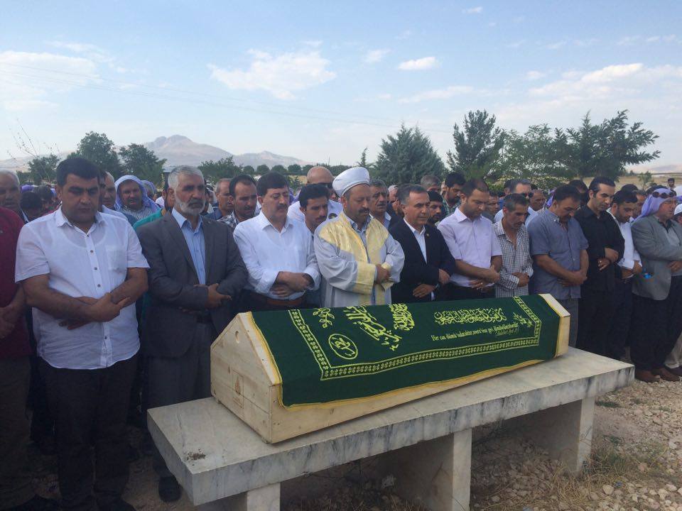 Darbeciler tarafından katledilen A‡oban defnedildi