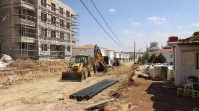 Ergani’de 350 metelik hat, okula nefes aldırdı