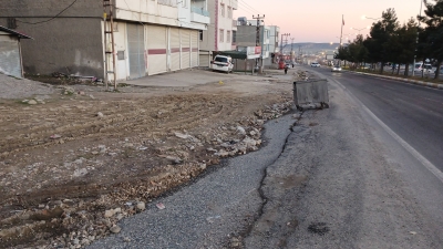 Ergani'de bitmeyen kaldırım: Vatandaş tepkili