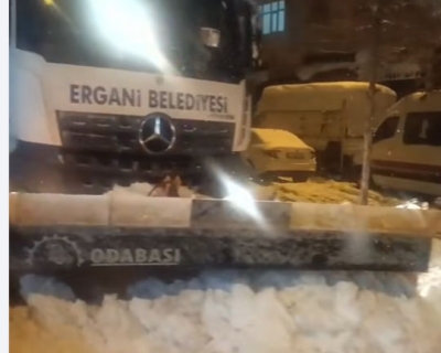 Ergani’de kapanan mahalle yolları açıldı