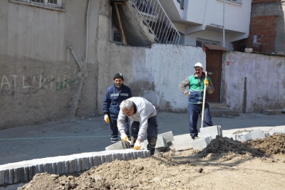 Ergani'de park ve çocuk oyun alanı yapımına başladı  