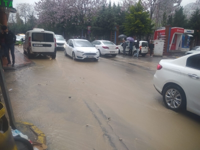Ergani'de Sağanak Yağış Etkili Oldu