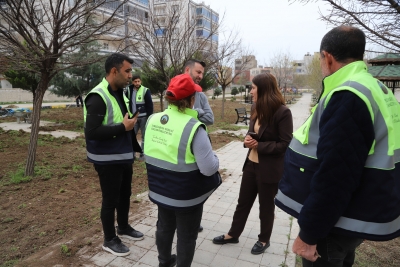 Eş Başkan Azak Bayar, Parklarda İncelemelerde Bulundu