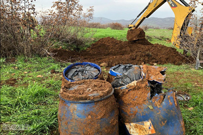 Bahçeye gömülü 100 kilogram esrar bulundu