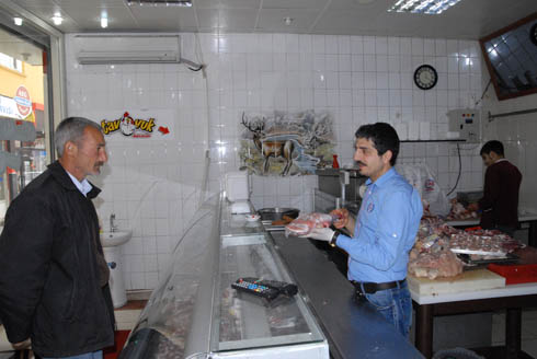 KIRMIZI ETE ZAM GELDi