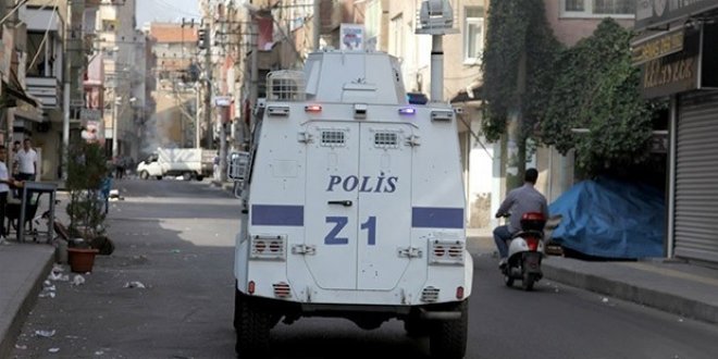 Gazetecilere bıçaklı saldırı