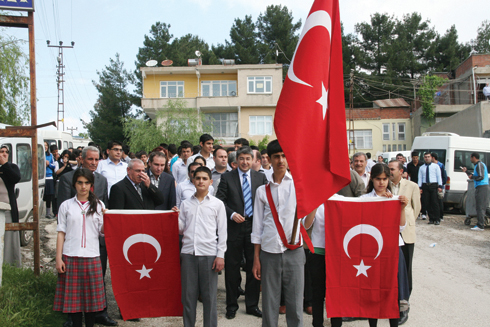 Ergani'de Gençlik Yürüyüşü Yapıldı