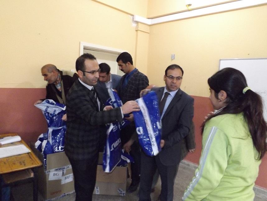 Ergani'de öğrencilere yardım