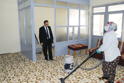 KAYMAKAMDAN KADINLARA ANLAMLI HEDiYE