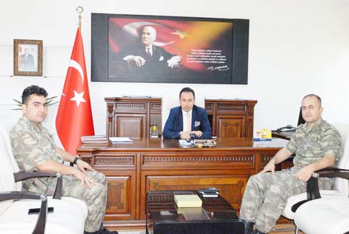 KOMUTANLARDAN KAYMAKAMç™A ZiYARET