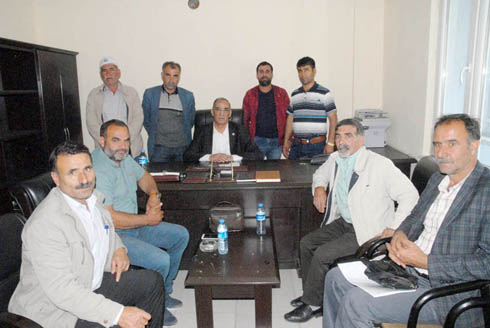 Ergani'nin 40 Köyünü Dolu Vurdu Aœretici Perişan