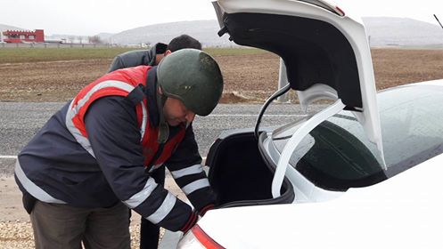 Yol Kontrolünde A‡ikolata Dağıttılar