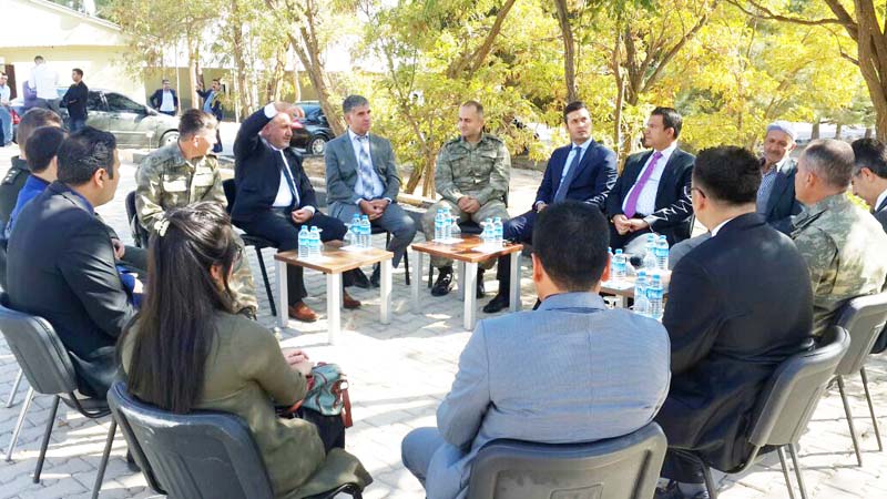 JANDARMA'DAN ŞEHiT YAKINLARI VE GAZiLERE YEMEK