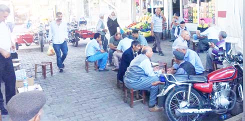 Halk kaldırım işgalinden şikA¢yetçi