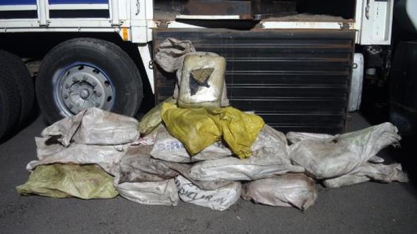 Kamyon zulasından 179 kilo esrar çıktı