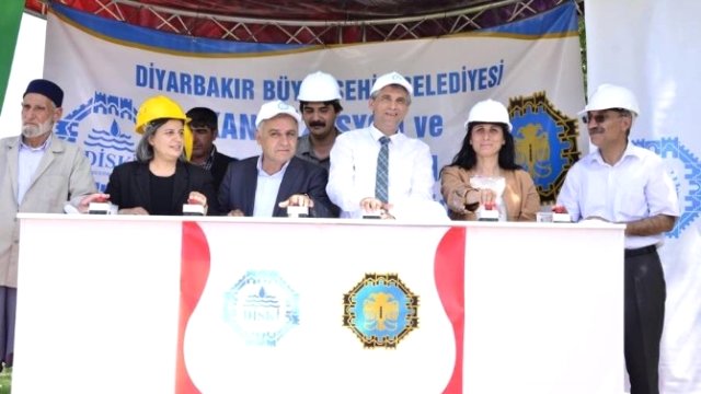 Ergani'de Kısmi Kanalizasyon Şebekesi ve Kolektör Hattının Temeli Atıldı