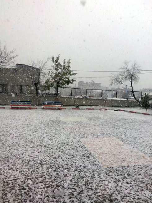 Ergani'de mevsimin ilk karı yağdı