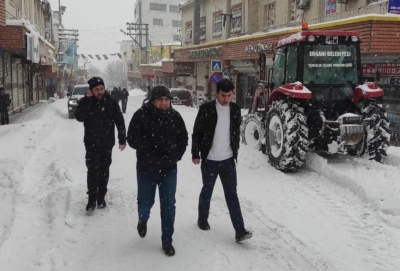 Kaymakam Karaaslan, Kar Temizleme Çalışmalarını Yakından Takip Ediyor