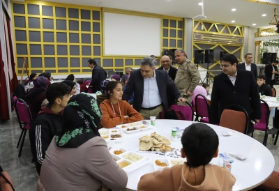 Kaymakam Karaaslan, öksüz ve yetim çocuklarla iftar sofrasında buluştu