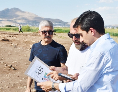 Kaymakam Yalçın, Çayönü ve Hilar Mağaraları'nda incelemede bulundu
