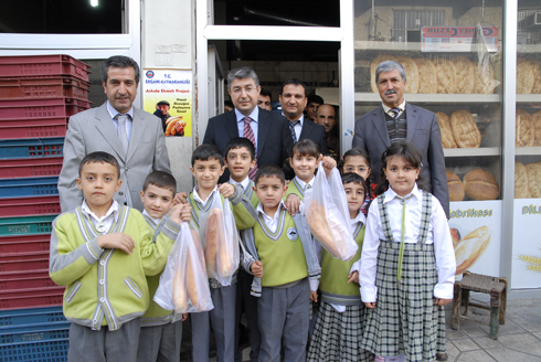 Erganiç™de çœAskıda Ekmekç Kampanyası