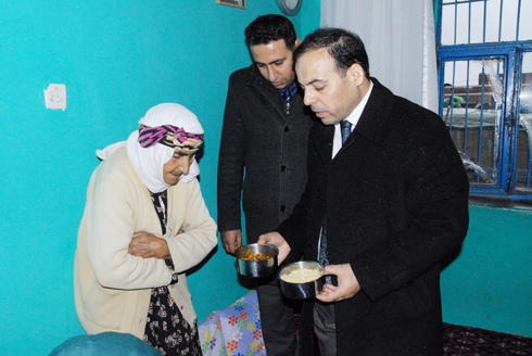 Kaymakam Yonsuz Yemek Dağıttı