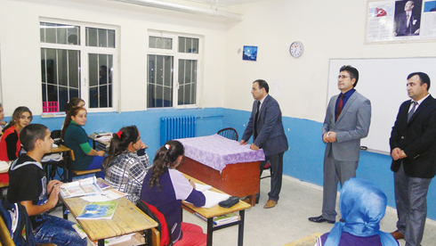 KAYMAKAM YONSUZ A–ĞRENCiLERLE BULUŞTU