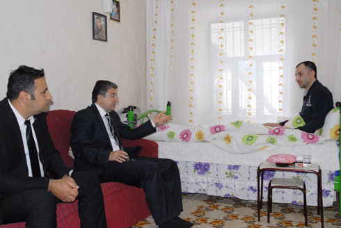 KAYMAKAM'DAN HASTA ZiYARETLERi