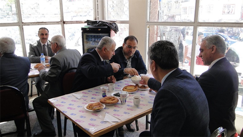 Yoksul A–ğrenciler Yararına Kermes Düzenlendi