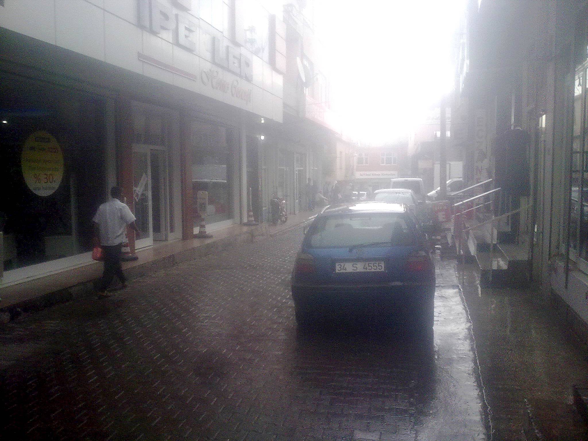 Temmuz ayında yağan sağanak yağmur şaşırttı