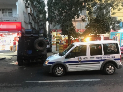 KORONAVİRÜSLÜ KİŞİ, TARTIŞTIĞI KOMŞUSUNUN ÇOCUĞUNA TÜKÜRDÜ