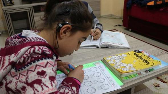9 yaşındaki Hilal Beyza, 14 bin lira bulunursa duyabilecek