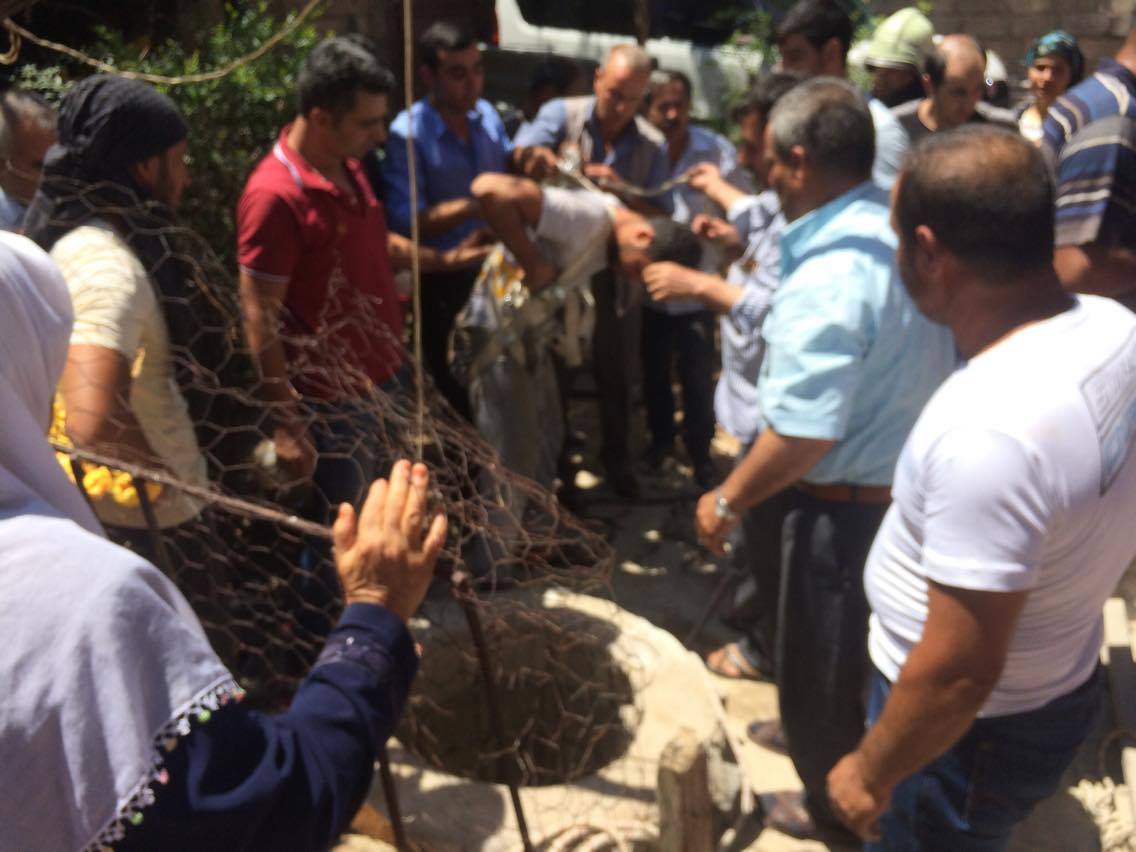 Su Kuyusuna Düşen Baba- Oğulu itfaiye Kurtardı