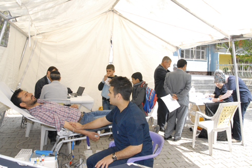 KIZILAY'DAN KAN BAĞIŞI KAMPANYASI