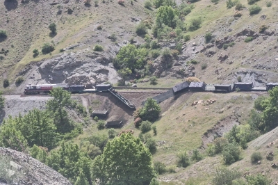 Maden-Ergani tren seferinde vagonlar raydan çıktı