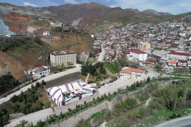 Heyelan riski bulunan Madenç™de bekleyiş sürüyor
