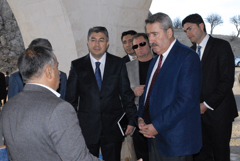 Vali Makam Dağı'nda incelemelerde Bulundu