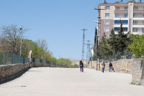 MEZARLIK CiVARI SAKiNLERi TEDiRGiN
