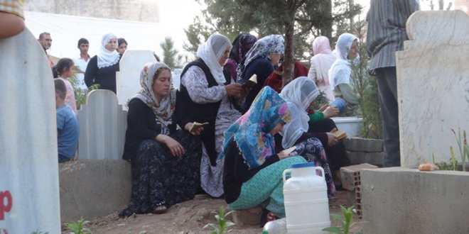 Ergani'de mezarlıklar doldu taştı