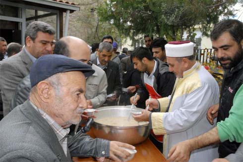 MAœFTAœLAœK AŞURE DAĞITTI